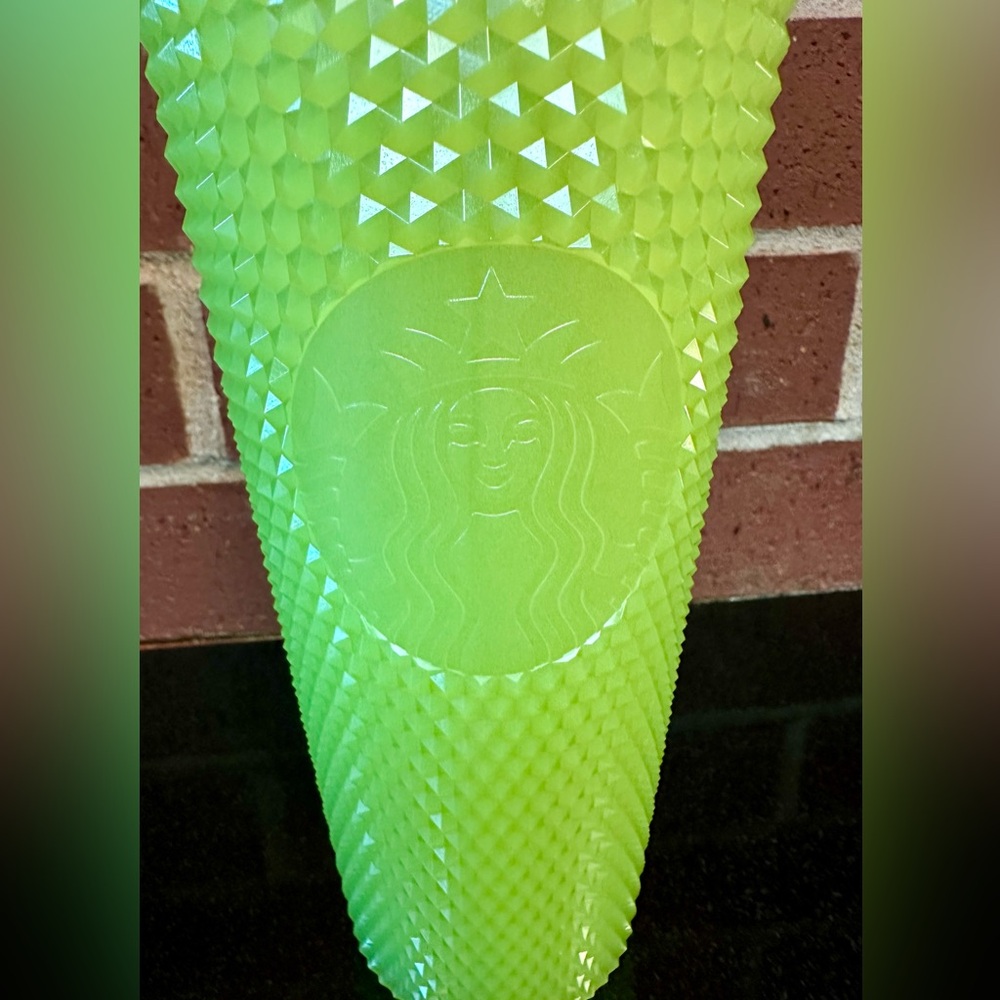 Starbucks GLOW IN THE DARK Lemongrass Studded Tumbler Venti 24 oz - Picture 3 of 3